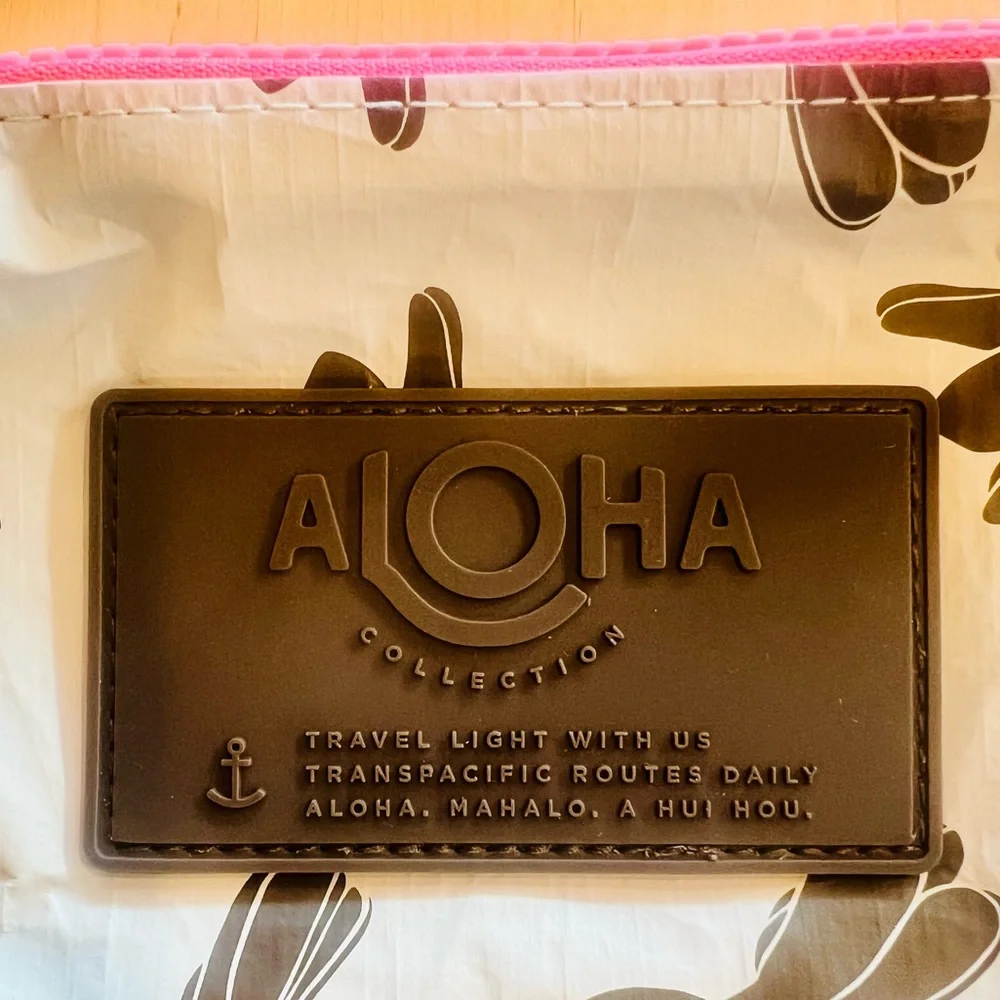 ALOHA Collection * Lucky 11 Limited 
Monoi Mini Pouch - Picture 4 of 6